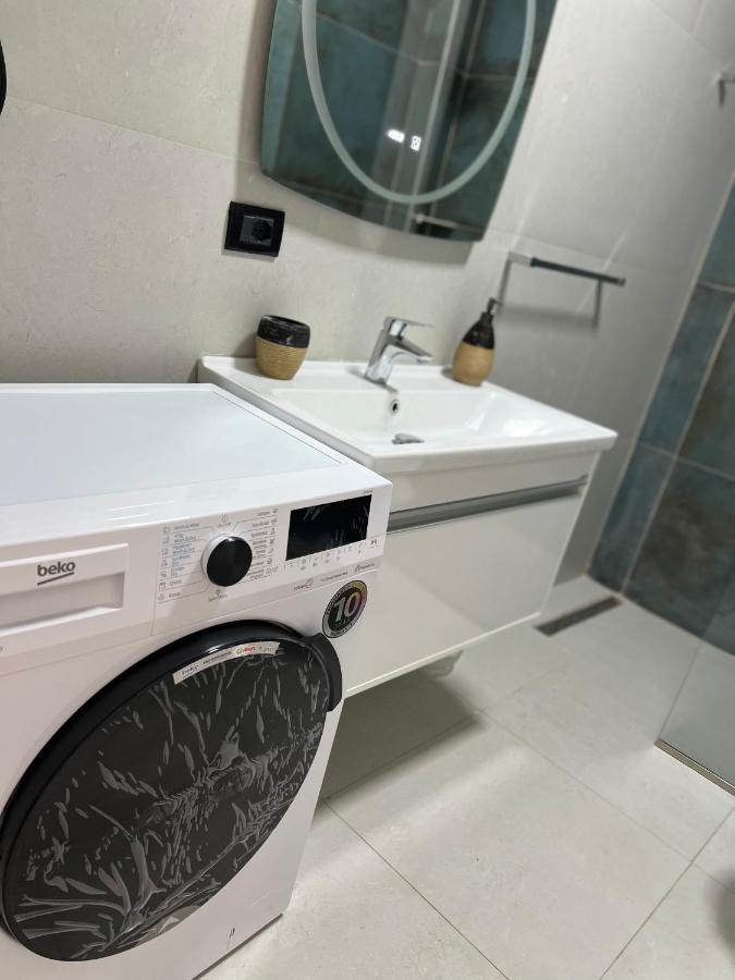 Amion Apartment In Center Of Tirana Esterno foto