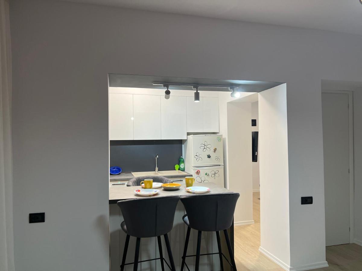 Amion Apartment In Center Of Tirana Esterno foto