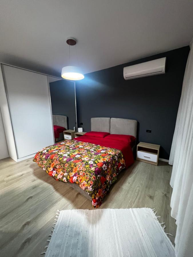 Amion Apartment In Center Of Tirana Esterno foto