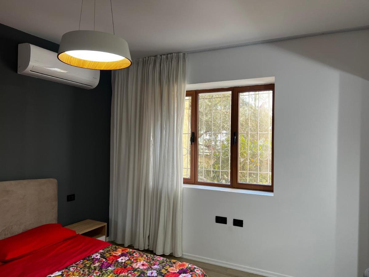 Amion Apartment In Center Of Tirana Esterno foto