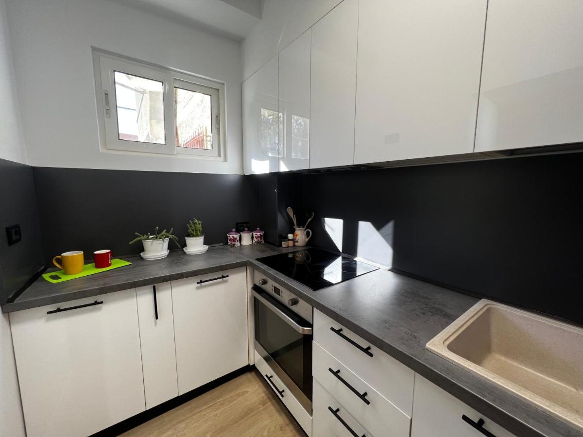 Amion Apartment In Center Of Tirana Esterno foto